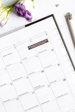 Tegude Kalender märkmik - that girl planner 26/27 (suur- spiraaliga)