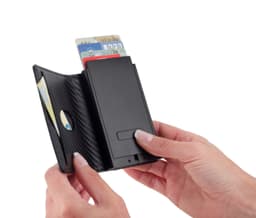 Troika kaarditasku nahast kaantega, must