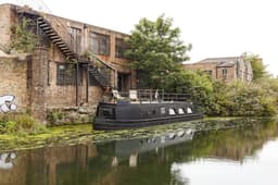 Rock the Boat : Boats, Cabins and Homes on the Water