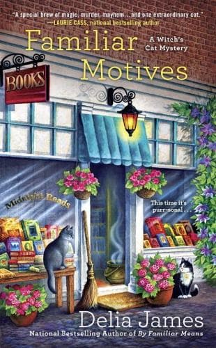 Familiar Motives: A Witch's Cat Mystery