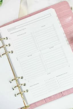 SEIK Premium nahast kaantega Tegude Kalender märkmik 2026 valge