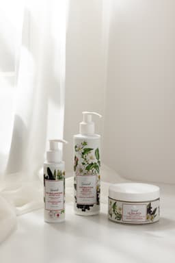 Toitev kehakreem leedri, jasmiini ja hüaluroonhappega 200ml